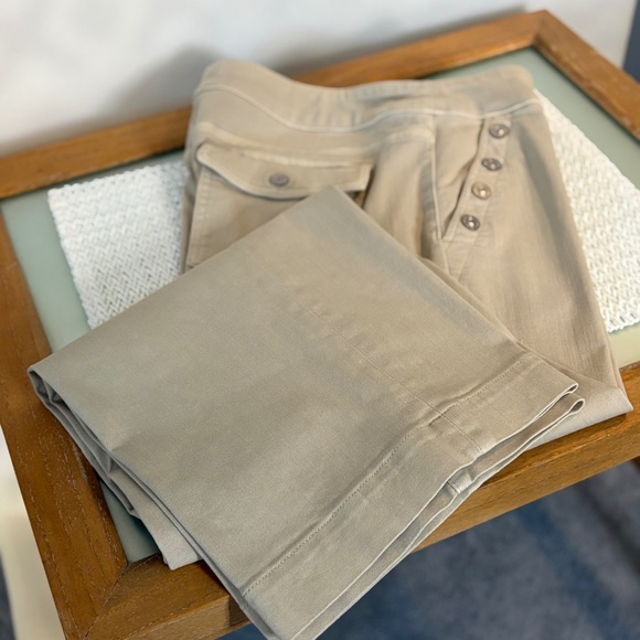 Chico's Wide leg pull on cream color with metal button jeans size 12 - Picture 1 of 5